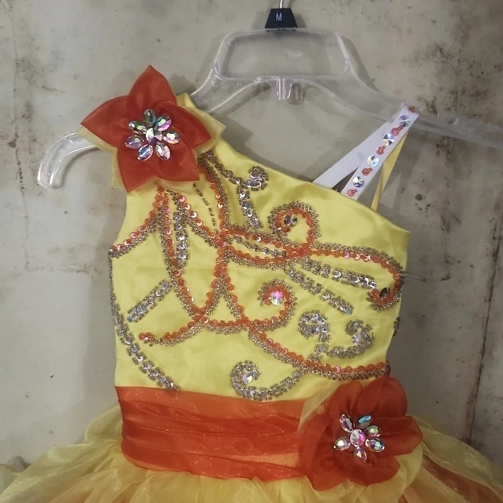 Stunning Custom-madeNational Glitz PageantSize 3T / 4T